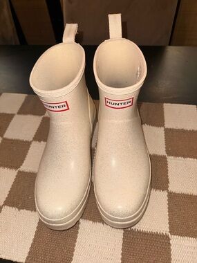 Hunter White Glitter Rain Boots